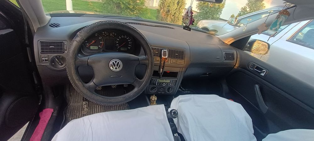 Volkswagen Golf 4 1.4 Benzină – 75 CP – AC – Întreținut – 1500€ Negociabil