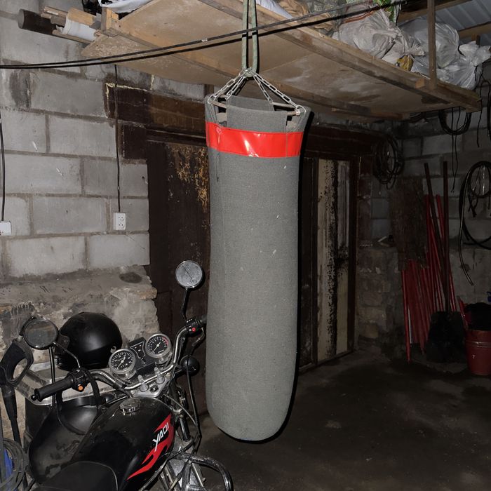 Продам боксерскую грушу