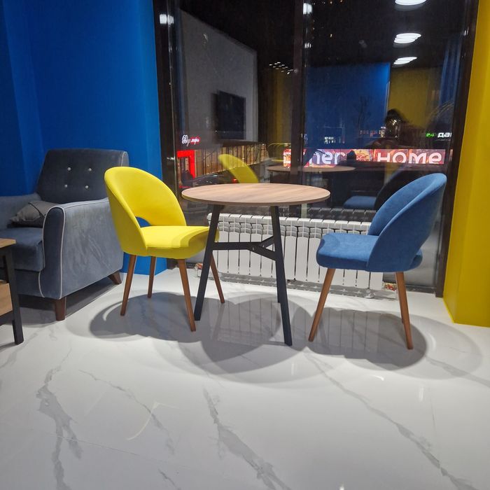 Продам обеденные столы и стулья