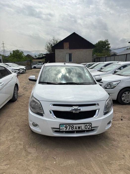 Авто комфорт класса для такси.
