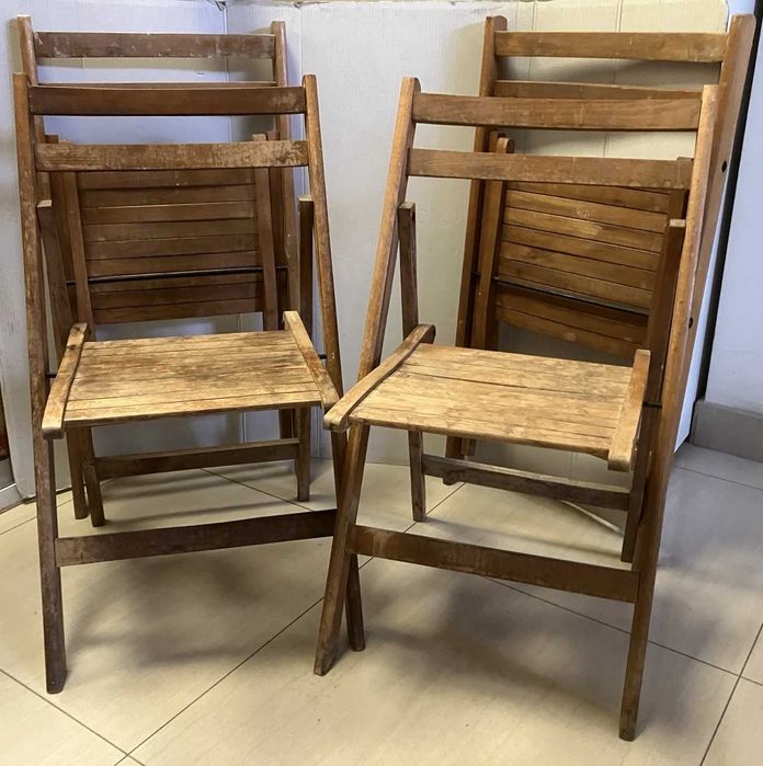 Стари сгъваеми дървени столове - 4 бр.