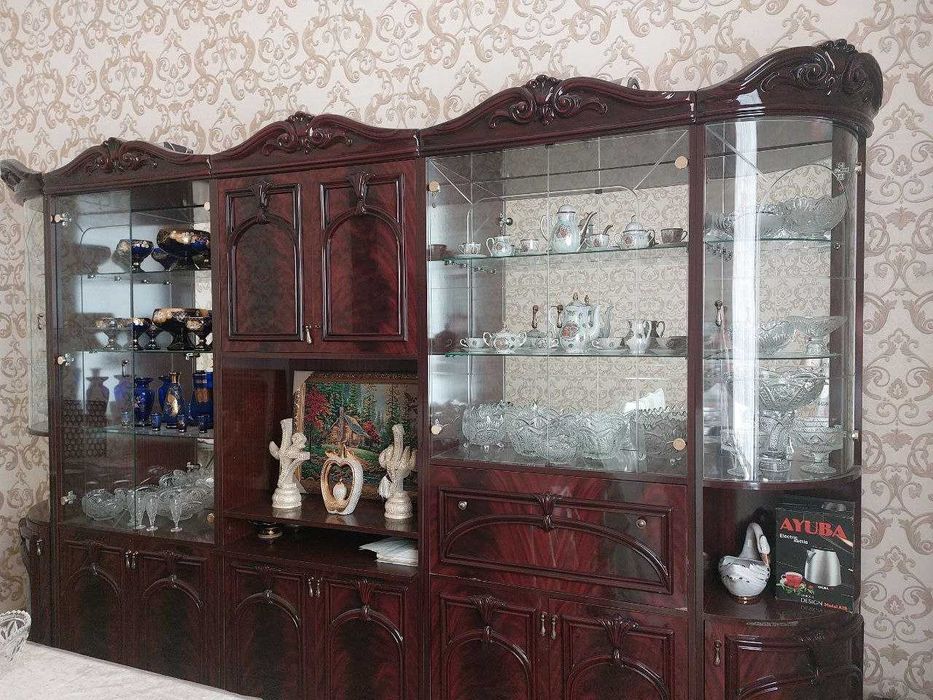 Итальянская стенка продается срочно, Стенка сотилади