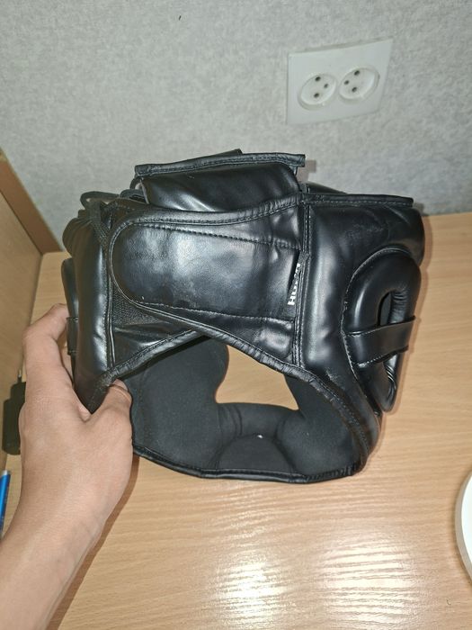 Шлем для единоборств