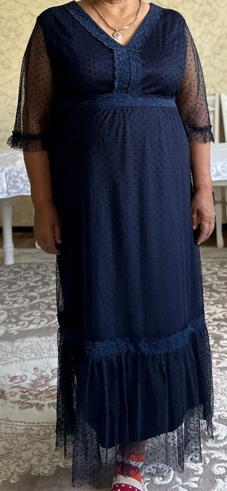 Продаются платья. Цены указаны в описании