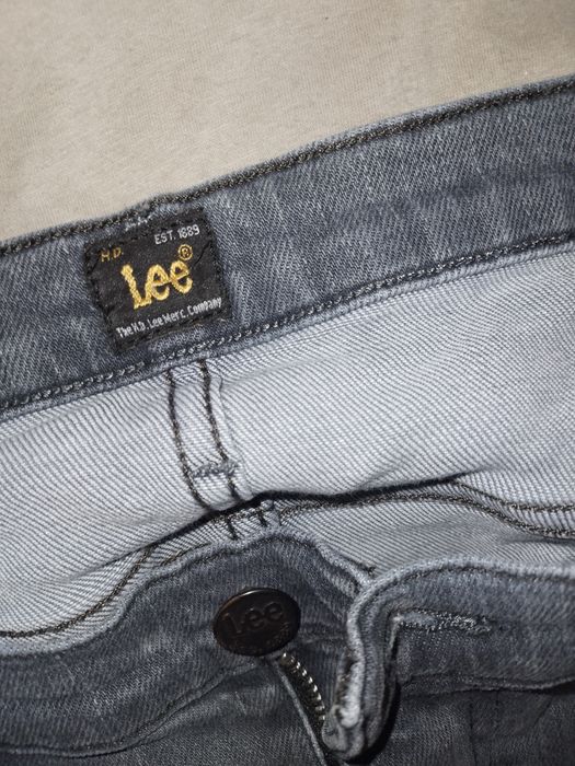 Blugi barbati diferiti