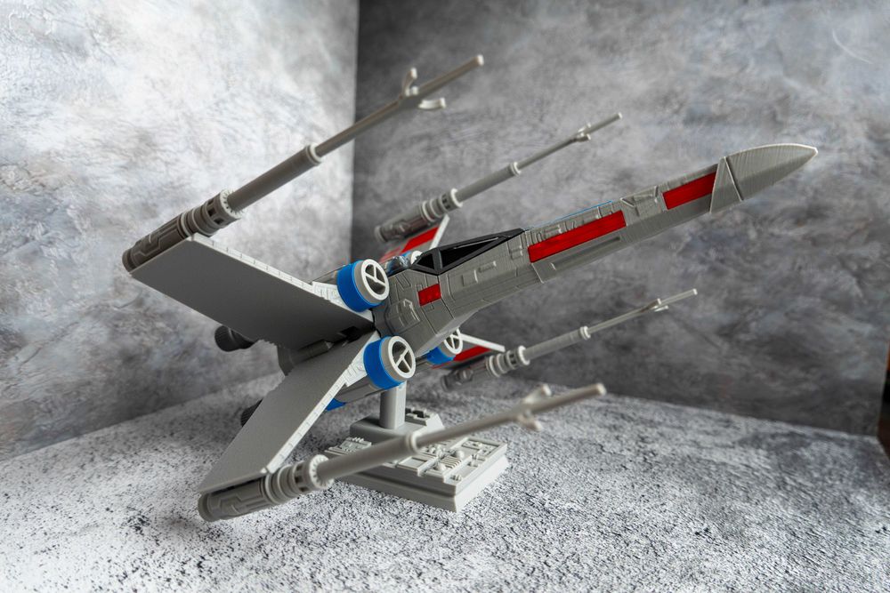 X-Wing - легендарный истребитель из саги "Star Wars" (Звездный Войны)