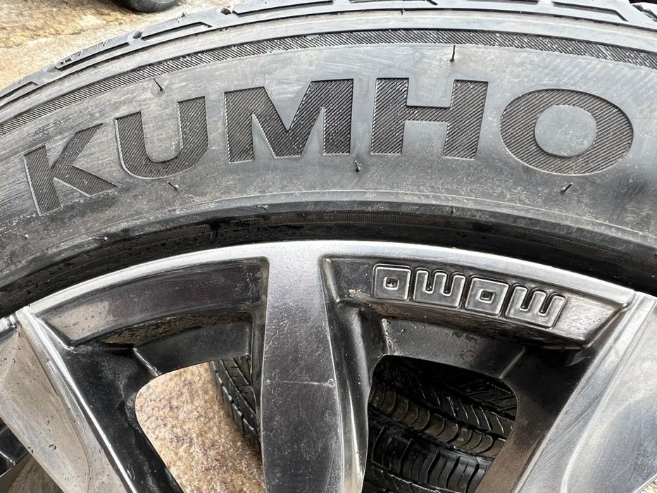 Продам корейские шины 20 размера