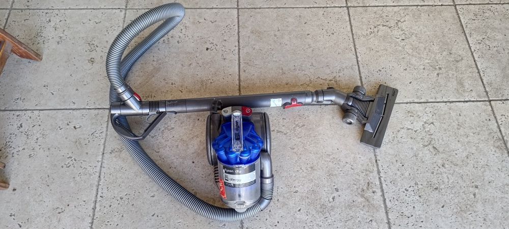 Aspirator cu fir  Dyson city DC26