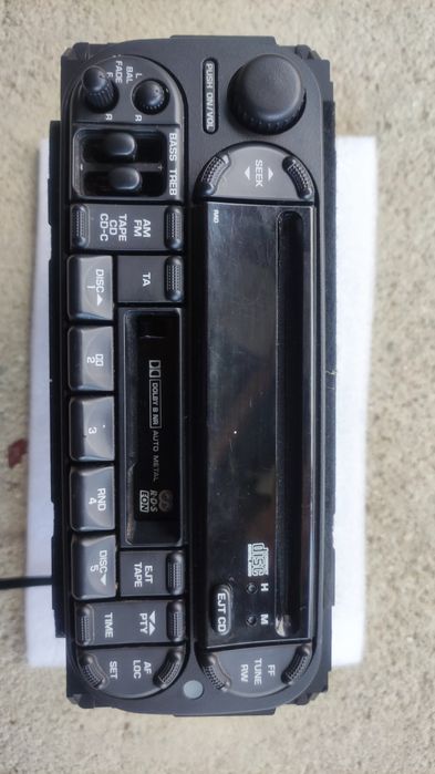 Плеър( cd/tape )за Crysler