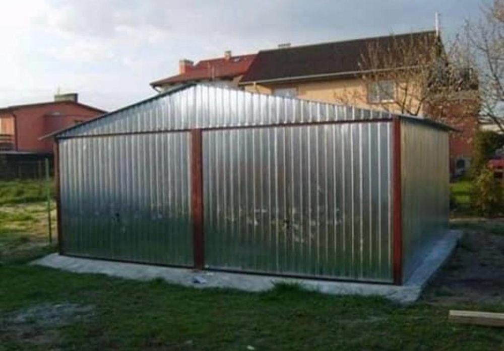 Vând garaje auto din panouri sandwich termoizolante