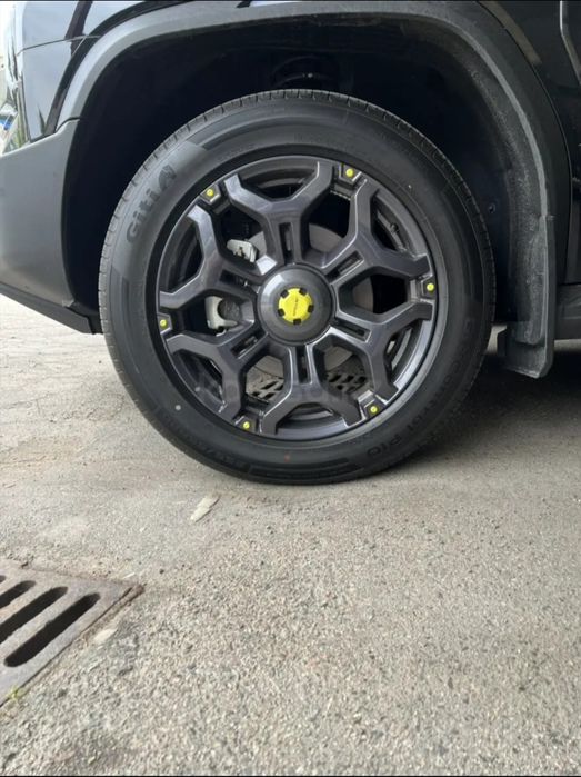 Продам Резину 255/55 R20