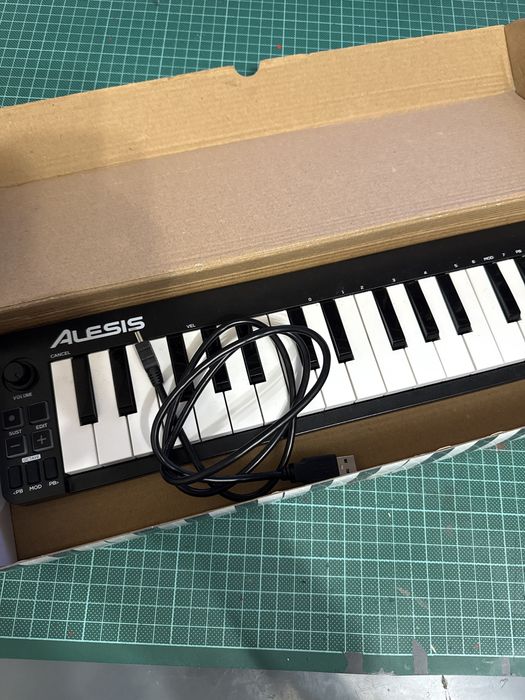 Alesis Qmini (midi-keyboard piano)