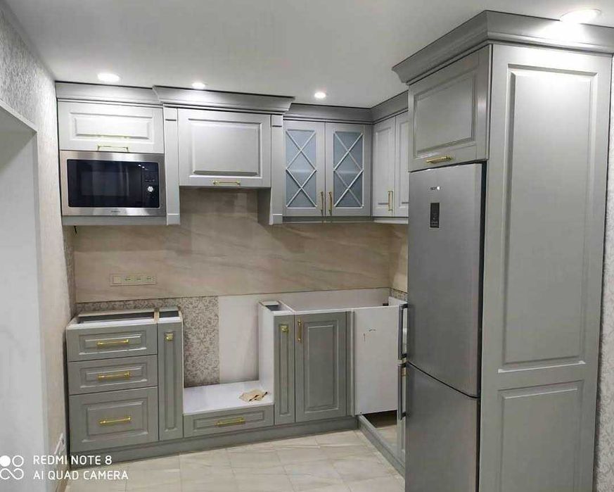 Oshhona mebeli neoklassika