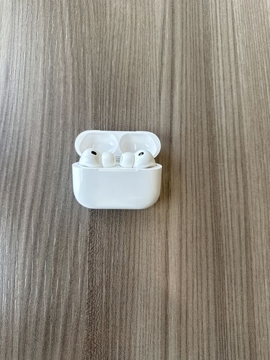 Airpods pro 3 почти новые