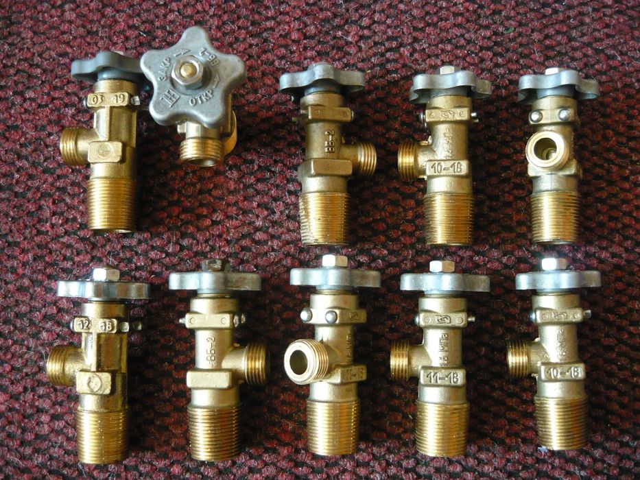 Butelie gaz, cu guler, goală, de Petrom, ca NOUĂ, butelii