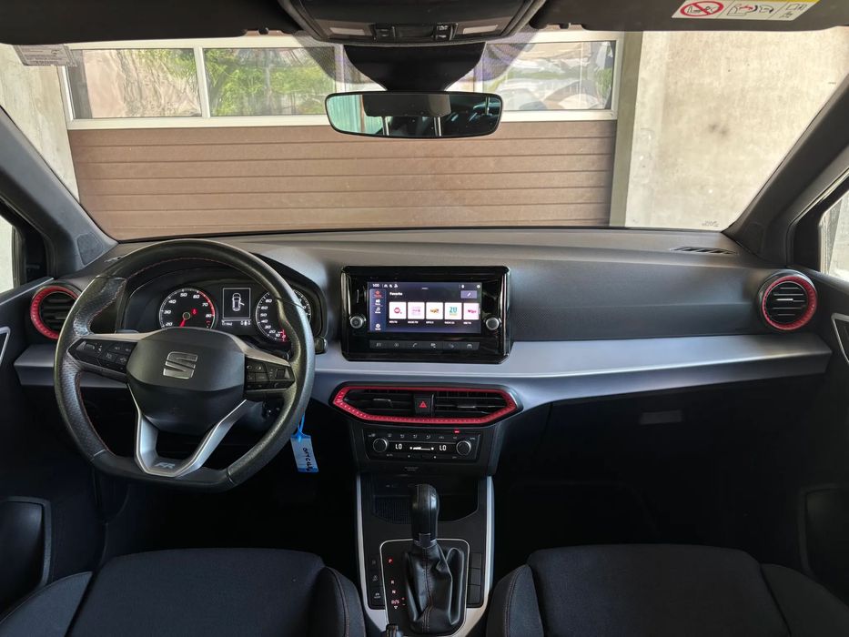 Seat Arona 2023 benzină, 11.990 € — imagine 4