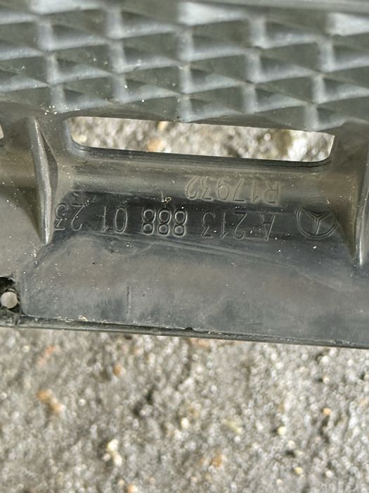 Оригинална предна решетка Mercedes E-Class W213 Facelift A2138880223 / A2138880123