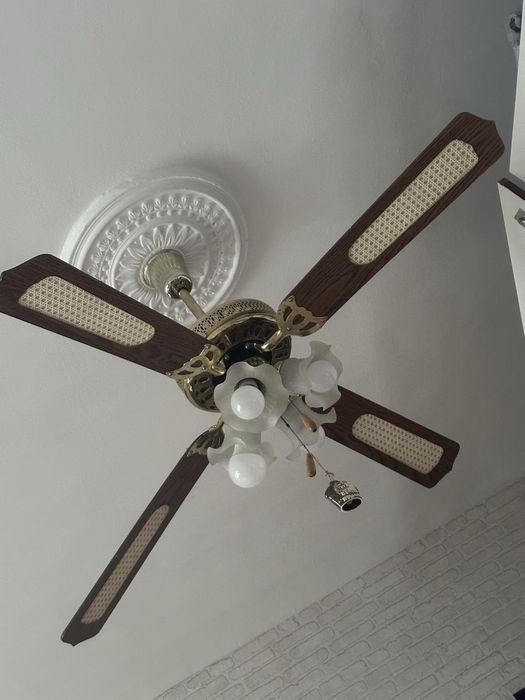 Полилей-вентилатор, комбинация от осветление и охлаждане