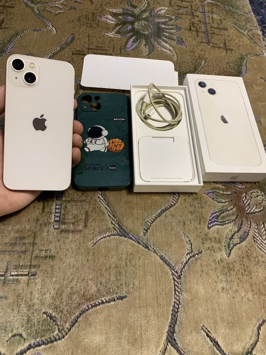 Продам телефон Айфон 13 белый 128 Gb