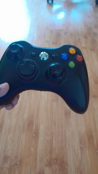 Vând xbox 360 cu jocuri