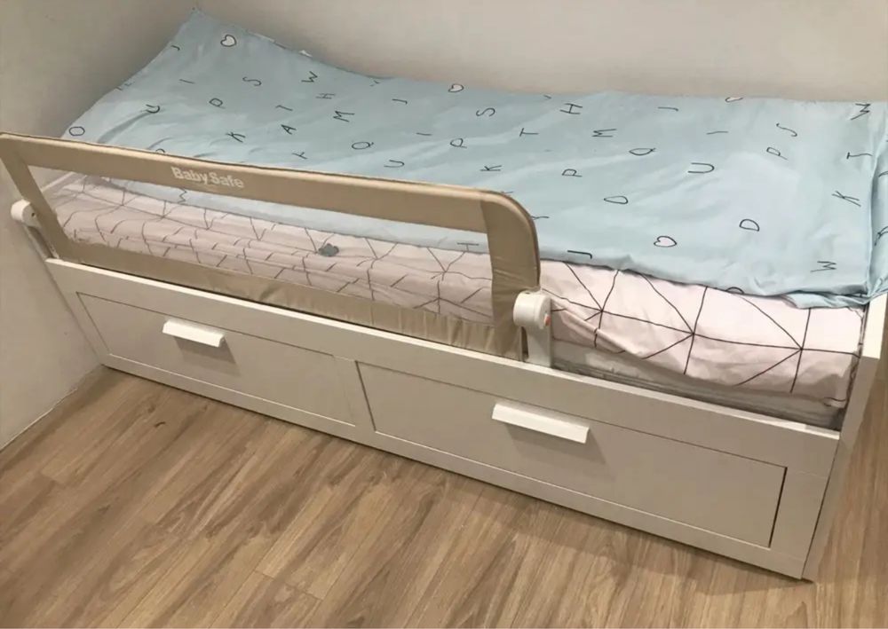 Бортик защитный на кровать: 10 000 тг. - Прочие детские товары Усть ...