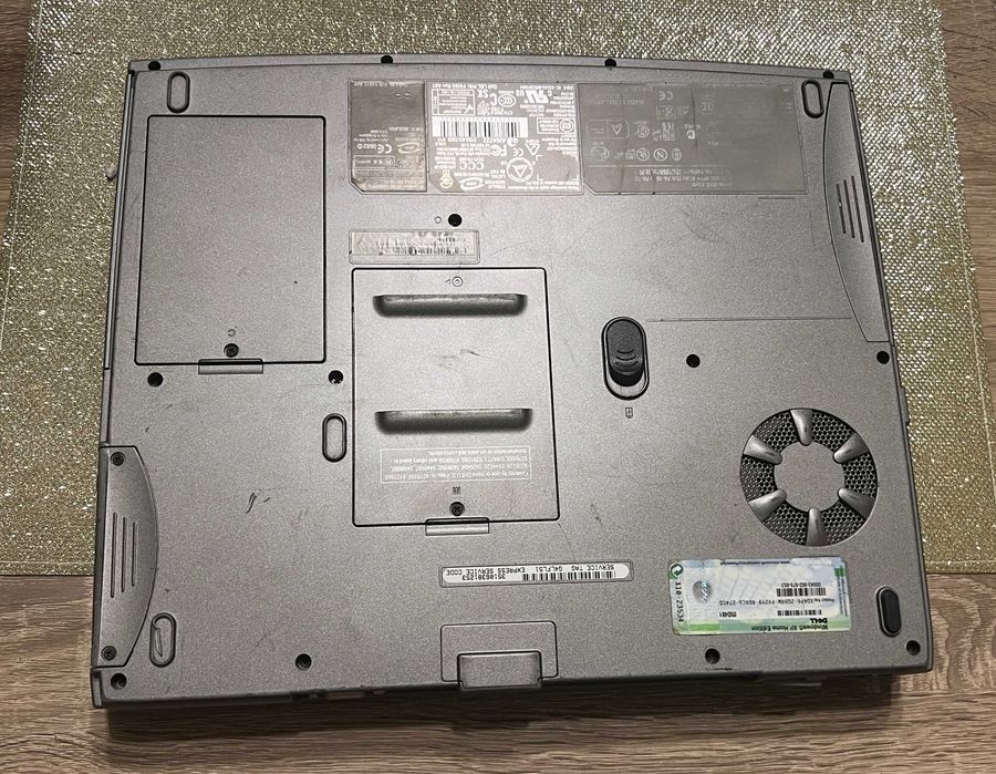 Laptop Dell Inspiron 5150 – Intel Pentium 4 - retro