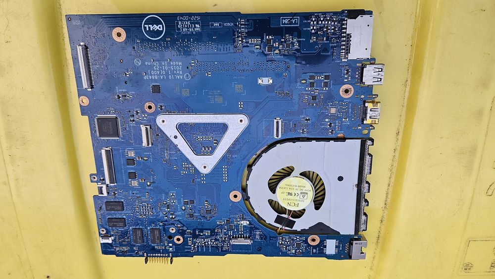 Dell inspiron  3552,5558
