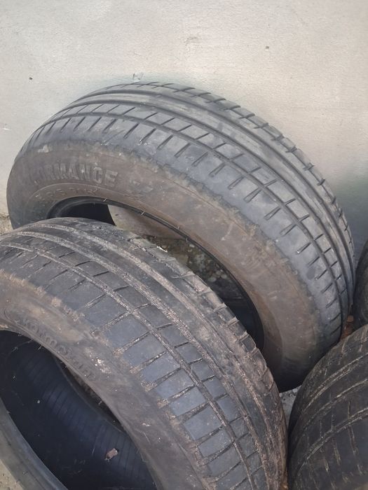 Vând anvelope 195/65 R15 SH