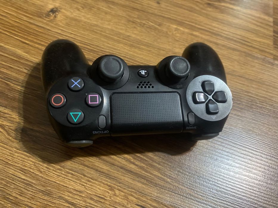 PS4 PRO NOU nouț