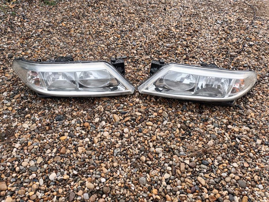 ляв и десен фар за рено лагуна RENAULT LAGUNA