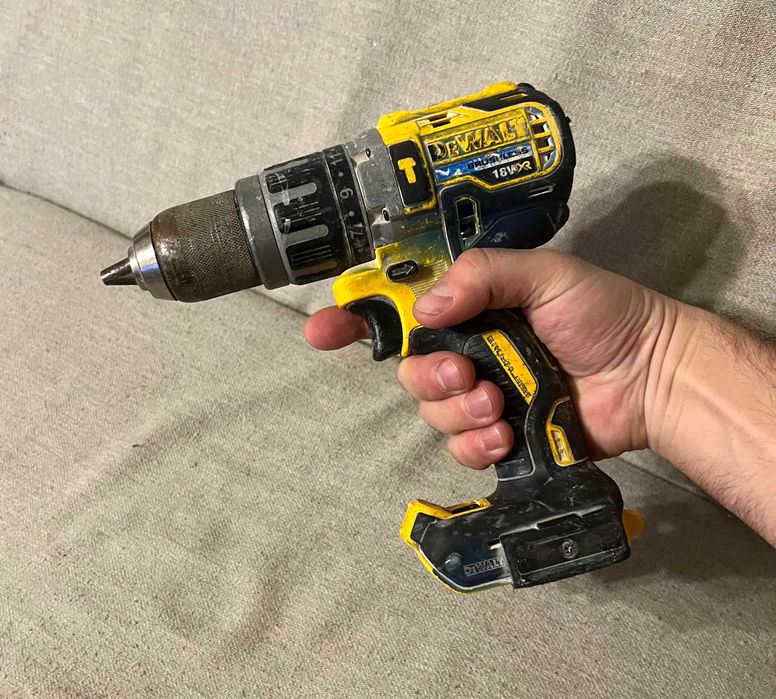 Masina gaurit DeWalt DCD796 18V XR, corp, functionala, uzura vizibila