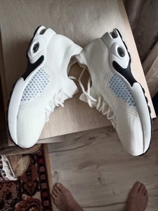 Продам кроссовки.38 размер.