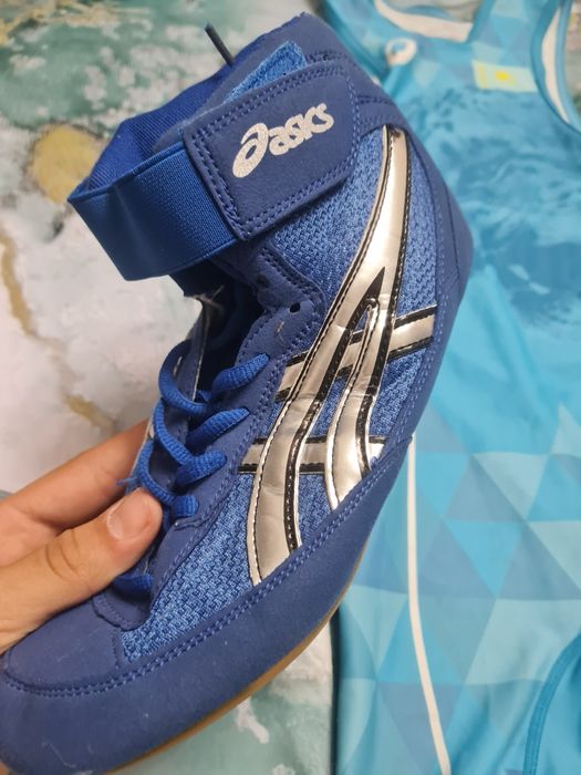 Күрес киімі сатылымда