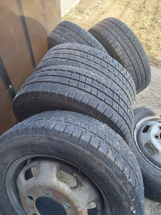 Vând set jante+cauciucuri (c-uri) iveco daily 195/65 r16