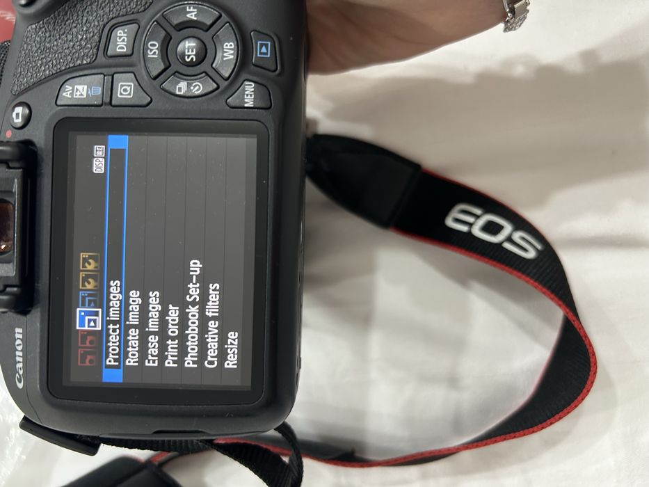 canon camera EOS 1200D