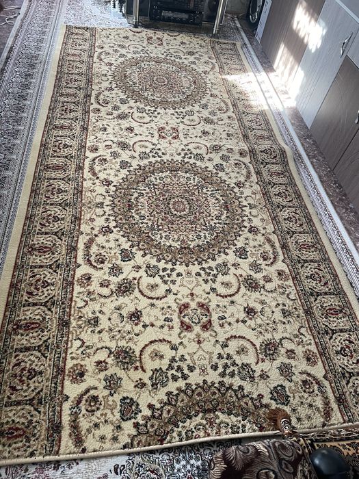 Ковер б/у в хорошем состоянии