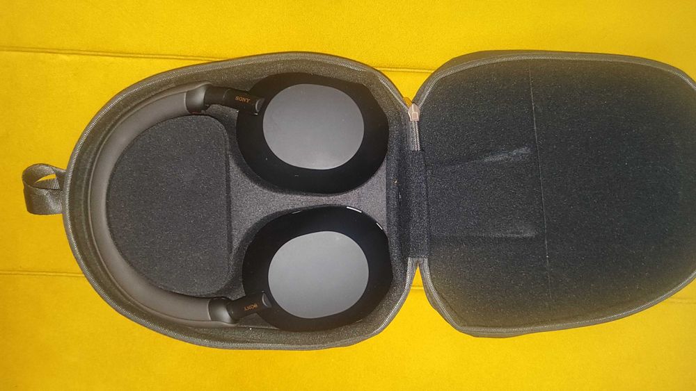 Продам Sony wh-1000xm5