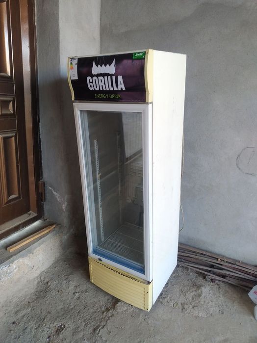 Холодильник сотилади