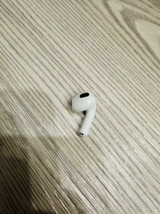 AirPods 3 (правый наушник + кейс) оригинал