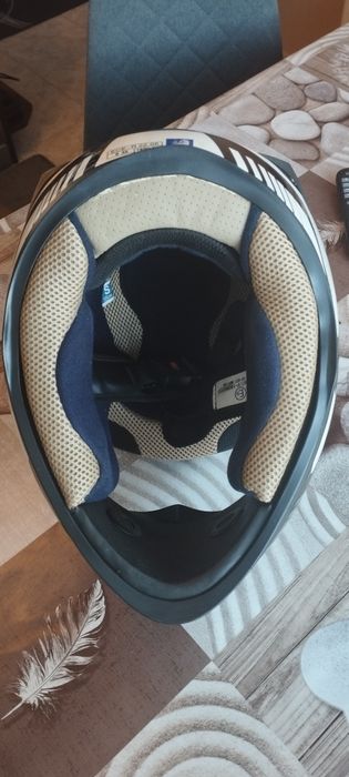 Продавам каска SHIRO