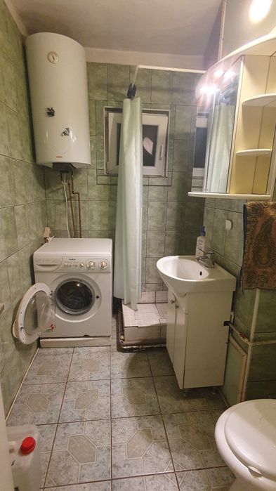 Apartament de vânzare Ștei 3 camere 2 băi