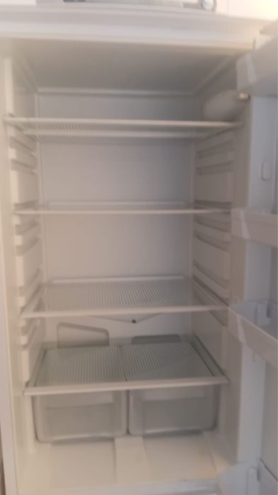 Холодильник indesit