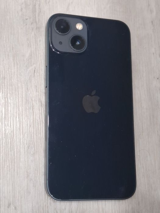 Продам IPhone 13