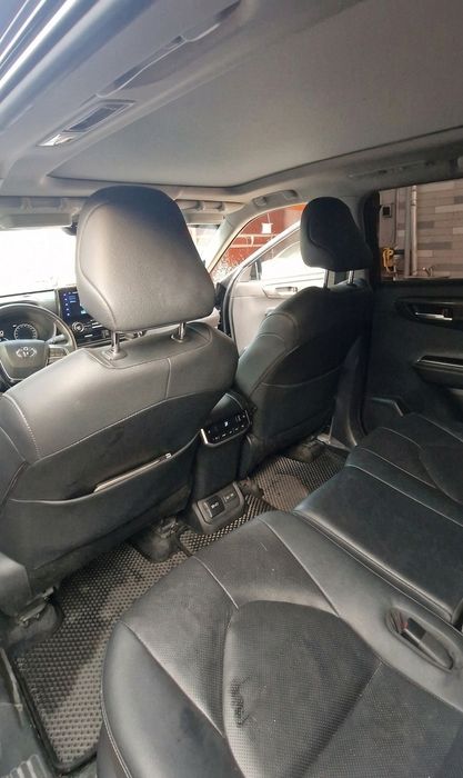 Toyota Highlander Limited E-Four Hybrid