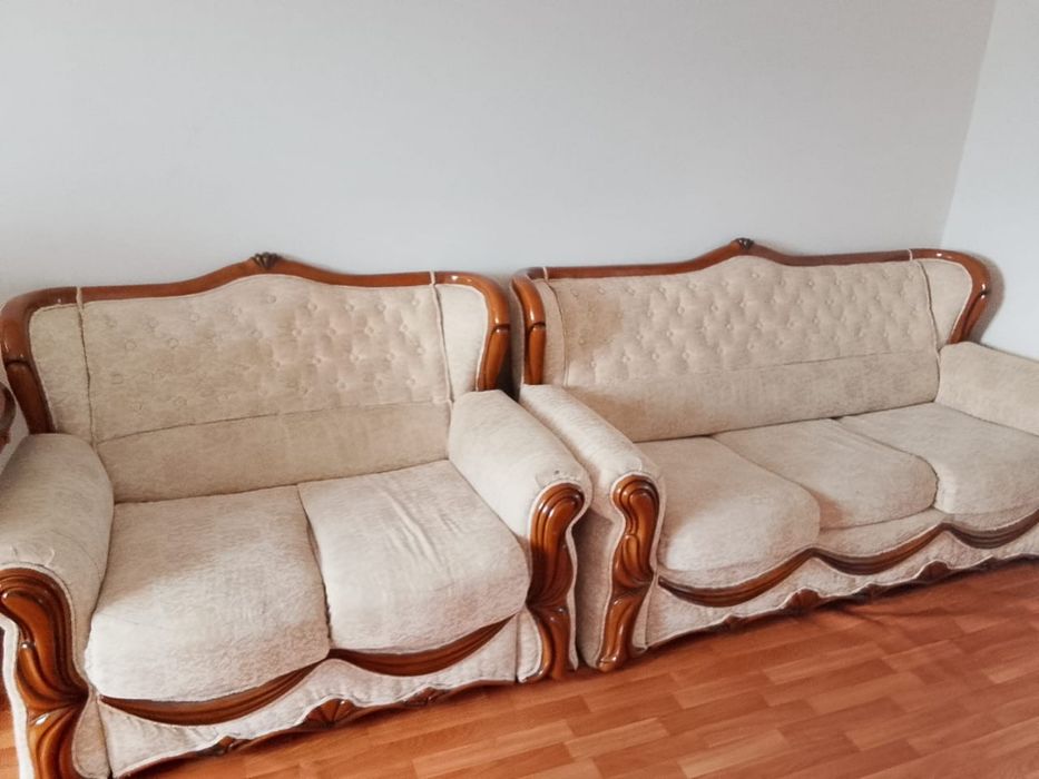 Диван светлое красивое