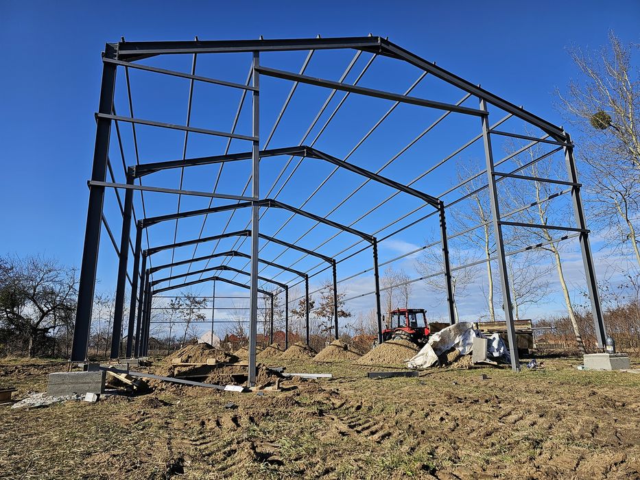 Vand hale metalice și panouri sandviș montaj