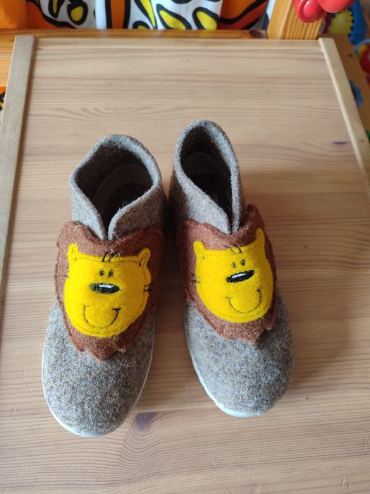 Нови пантофи вълна Superfit 25