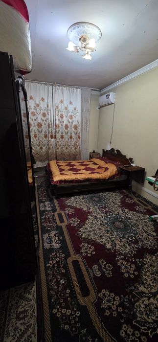 Beruni metrodan 1 km pasda Bankviskiy dom sotiladi 4 honali 3 etaj