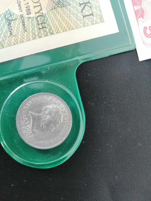 Lot de bancnote si monede colectie Venezuela Rwanda Polonia Uruguai