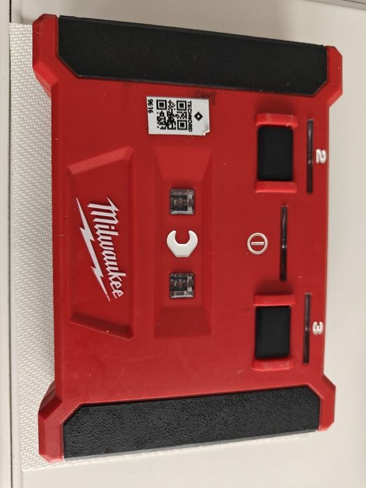 Milwaukee M18 FORCE LOGIC telecomanda wireless pentru un tăietor hidraulic de cabluri